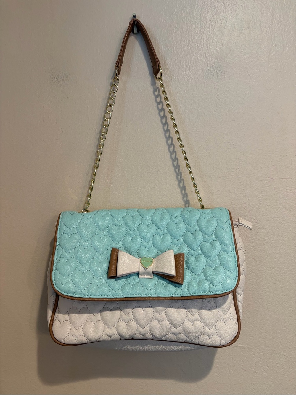 Betsey Johnson Y2K Mint & White Quilted Hearts & Bow Accent Shoulder Bag